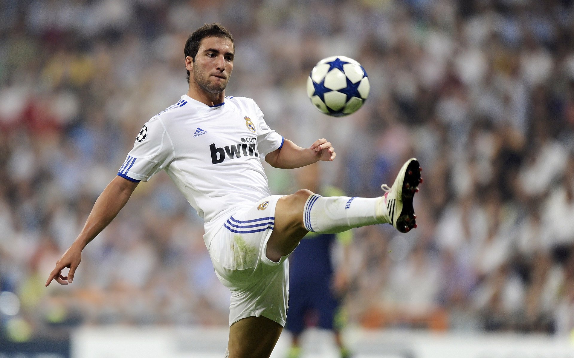 米兰体育网页版登录-双响! 格里马尔多23-24赛季任意球进球数领跑五大联赛，实况足球格里马尔多